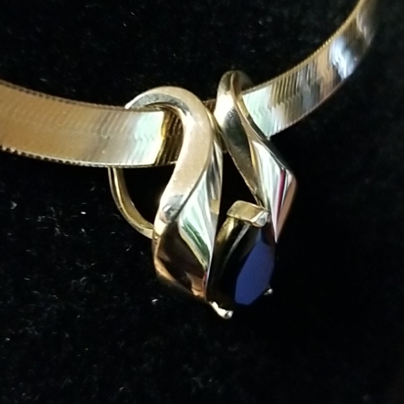 10K Gold Onyx Pendant - Picture 3 of 10